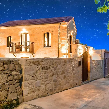Roustico Luxury Heated Pool & Whirpool *