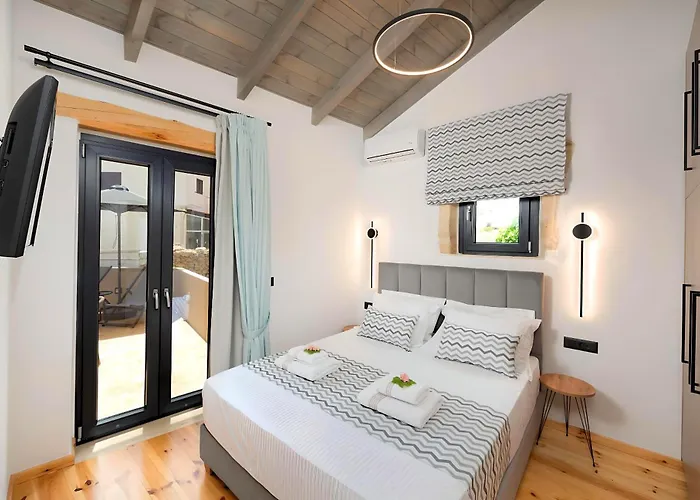 Roustico Luxury Heated Pool & Whirpool *