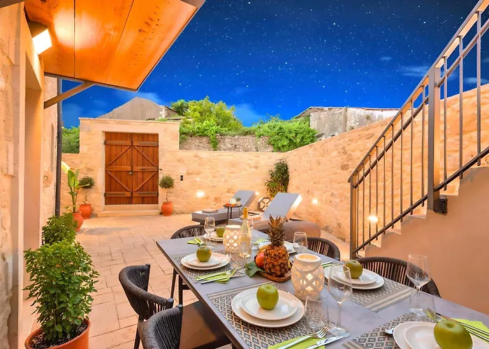 Roustico Luxury Heated Pool & Whirpool Villa *