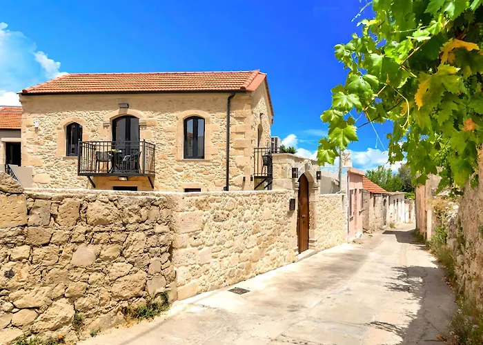 Roustico Luxury Heated Pool & Whirpool