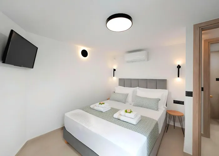 Roustico Luxury Heated Pool & Whirpool Вілла Ретимно (Крит)