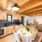 Villa Roustico Luxury Heated Pool & Whirpool