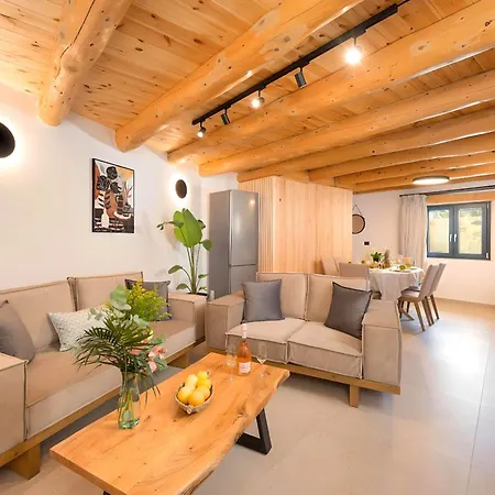 Roustico Luxury Pool & Whirpool