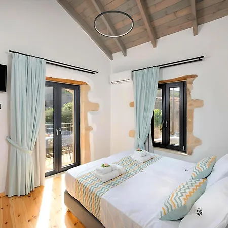 Roustico Luxury Heated Pool & Whirpool Villa *